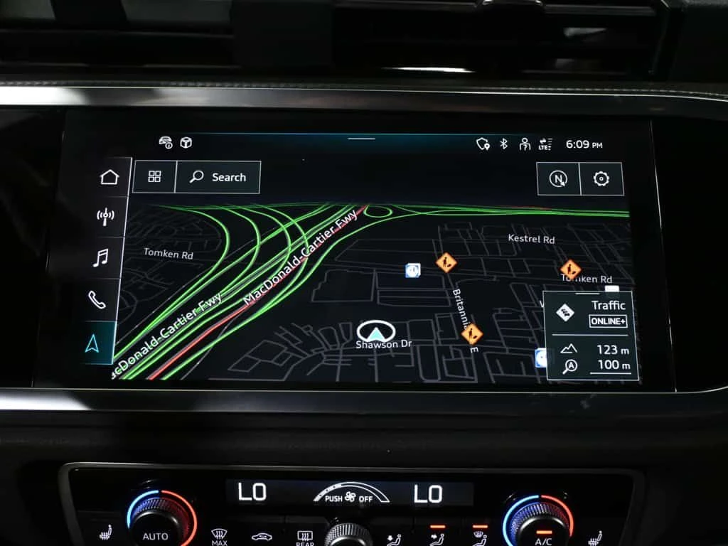 Audi Q3 * Technik S Line Black Optics 360CAM SONOS Ambient, снимка 17 - Автомобили и джипове - 55498514