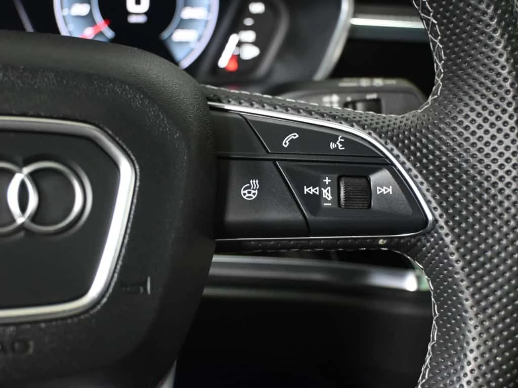 Audi Q3 * Technik S Line Black Optics 360CAM SONOS Ambient, снимка 16 - Автомобили и джипове - 55498514