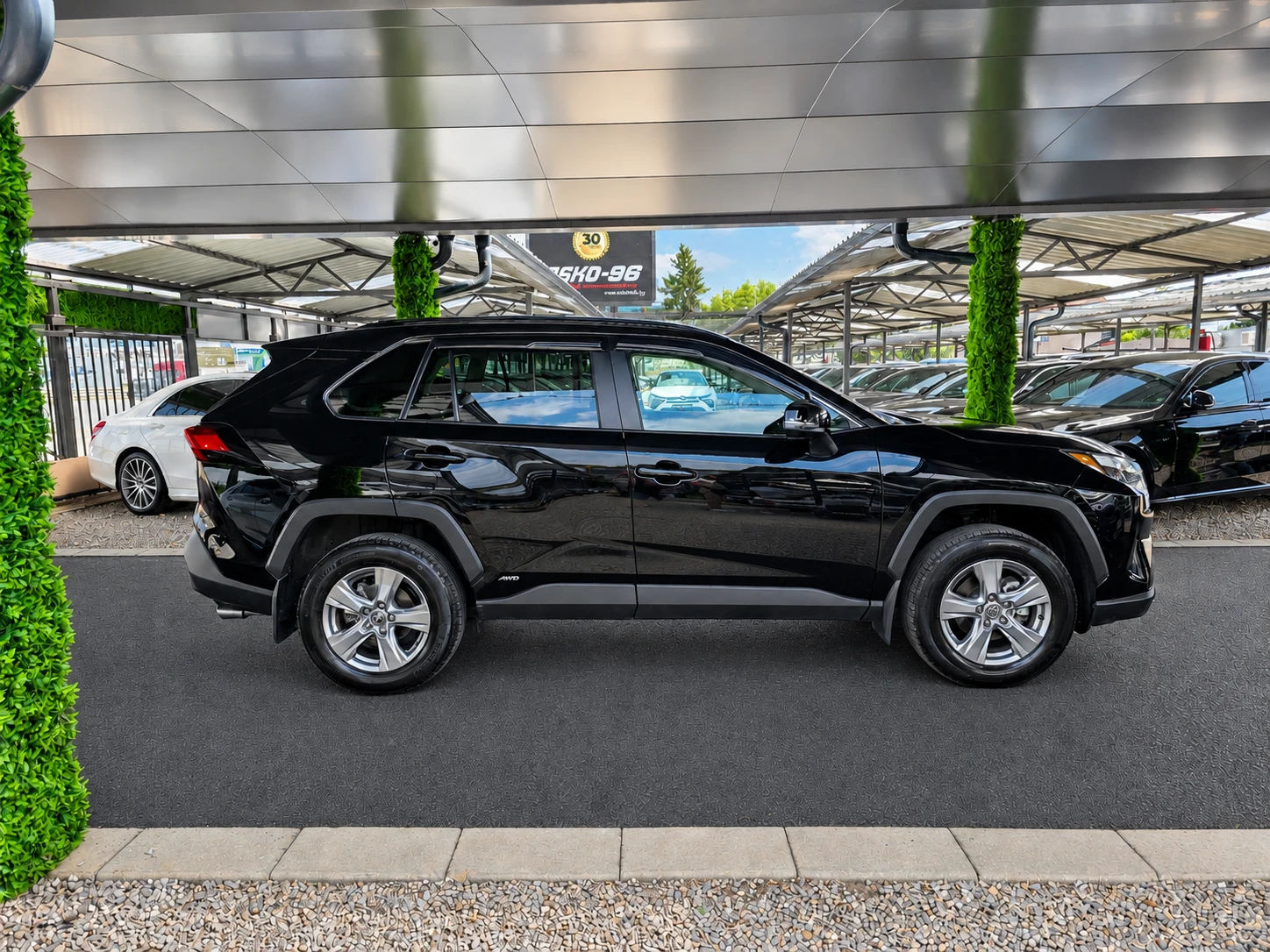 Toyota Rav4 HYBRID/CAMERA/ПОДГРЕВ/CAR PLAY/LIZING, снимка 4 - Автомобили и джипове - 55941768
