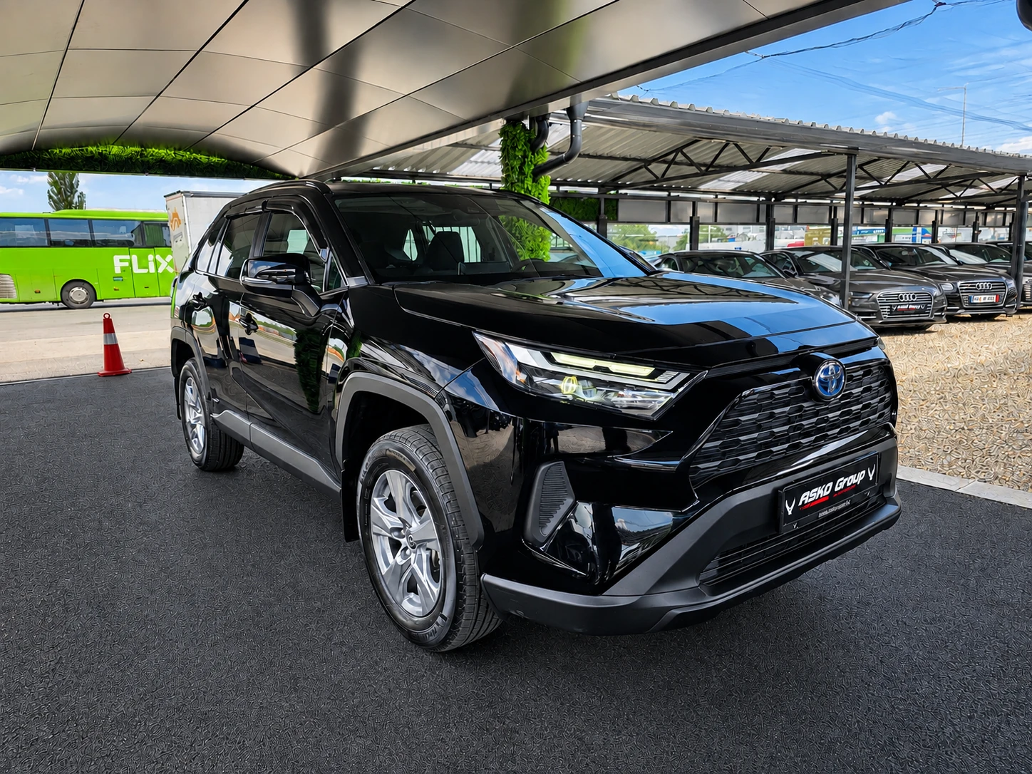 Toyota Rav4 HYBRID/CAMERA/ПОДГРЕВ/CAR PLAY/LIZING, снимка 3 - Автомобили и джипове - 55941768