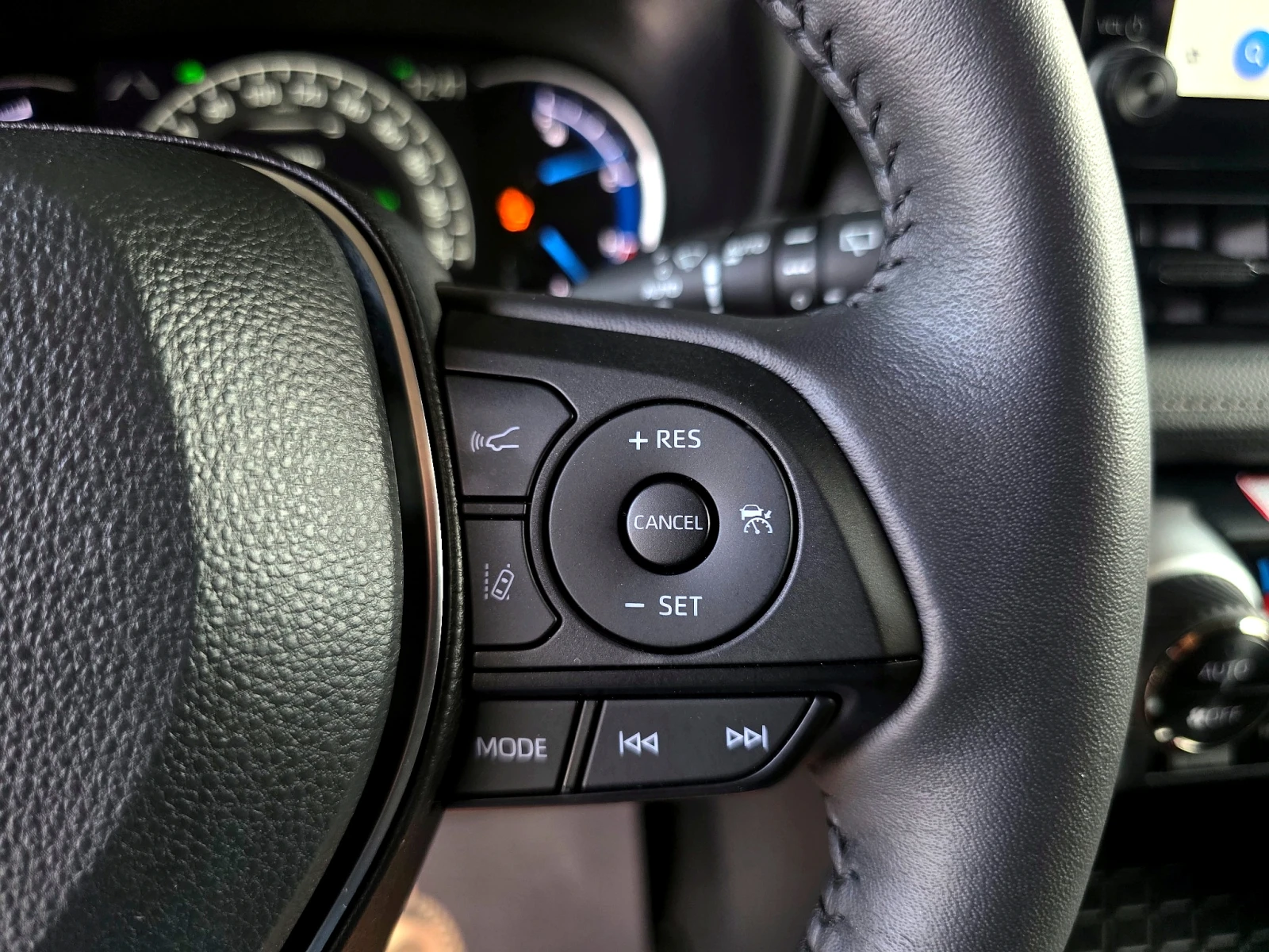 Toyota Rav4 HYBRID/CAMERA/ПОДГРЕВ/CAR PLAY/LIZING, снимка 14 - Автомобили и джипове - 55941768