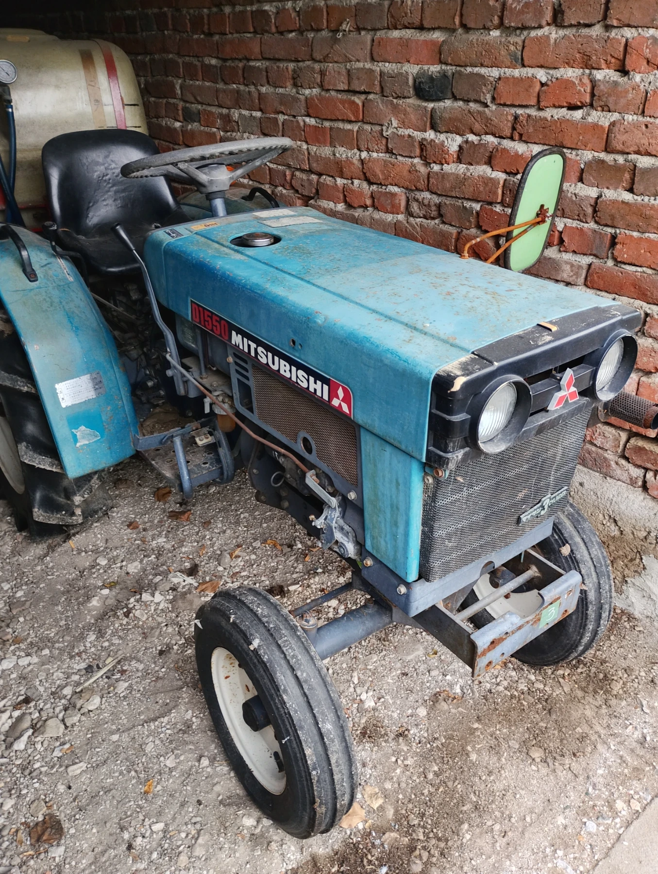 Трактор Mitsubishi D1550, снимка 4 - Селскостопанска техника - 54648631