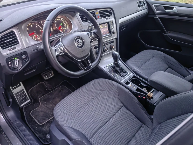 VW Golf 1.6TDI DSG 110кс, снимка 14 - Автомобили и джипове - 47176286