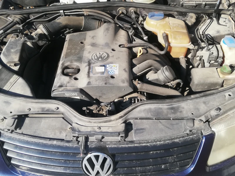 VW Passat, снимка 11 - Автомобили и джипове - 49246883