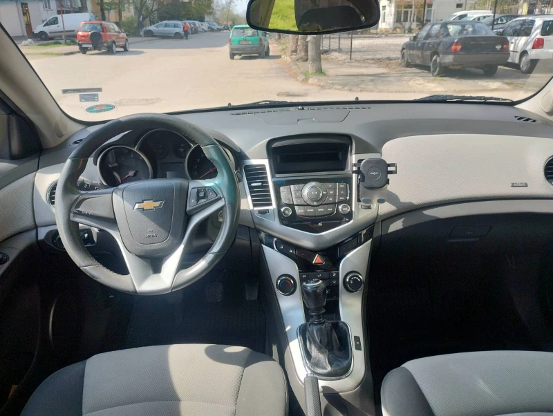 Chevrolet Cruze, снимка 10 - Автомобили и джипове - 49895698