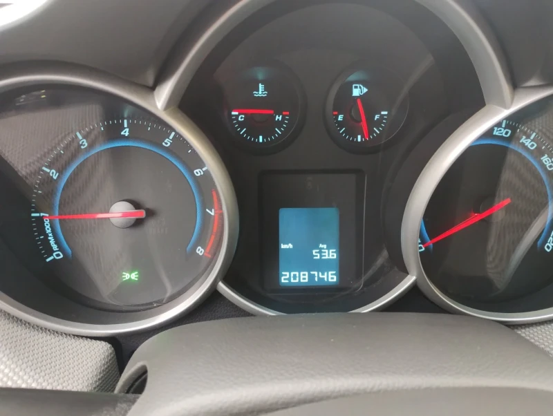 Chevrolet Cruze, снимка 15 - Автомобили и джипове - 49895698