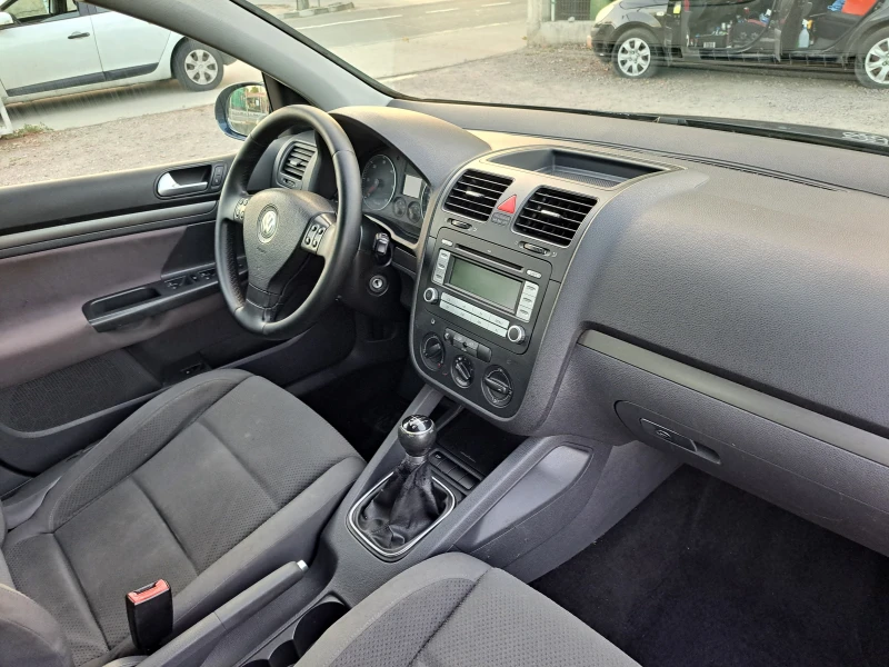 VW Golf 1.9tdi 6-скорости, снимка 14 - Автомобили и джипове - 51703991