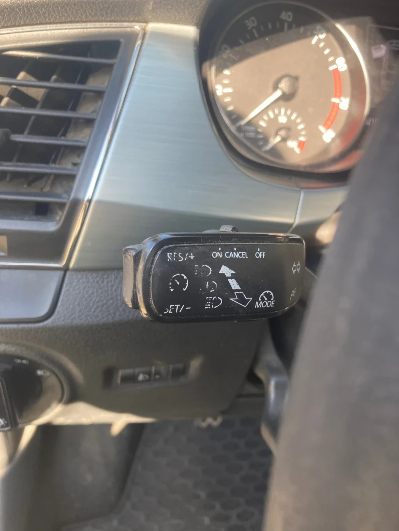 Skoda Fabia 1.0 MPI, снимка 13 - Автомобили и джипове - 52159752