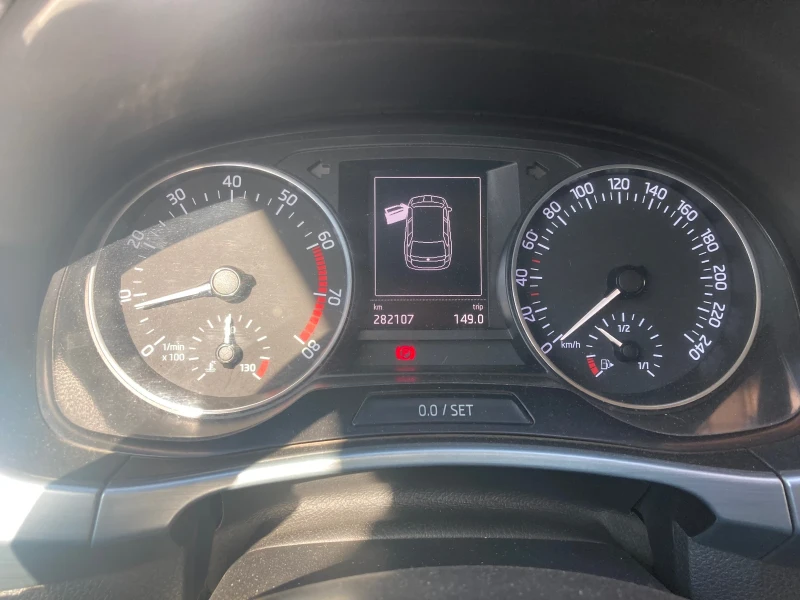 Skoda Fabia 1.0 MPI, снимка 7 - Автомобили и джипове - 52159752