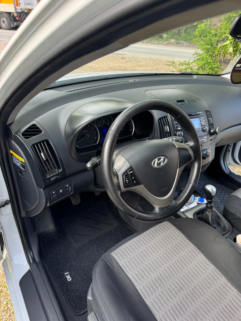 Hyundai I30 1.6 !, снимка 3 - Автомобили и джипове - 52366558