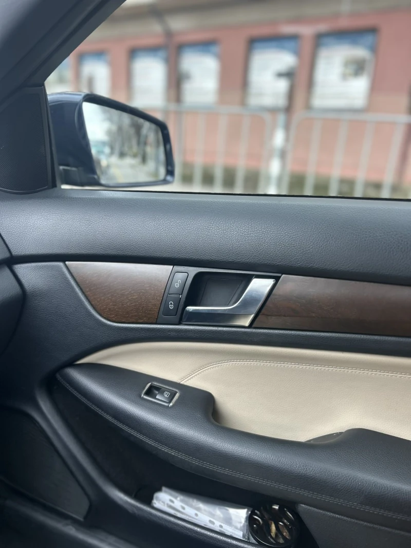 Mercedes-Benz C 220, снимка 9 - Автомобили и джипове - 52718318