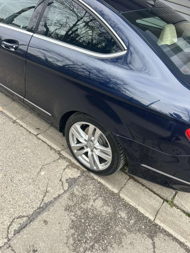 Mercedes-Benz C 220, снимка 7 - Автомобили и джипове - 52718318