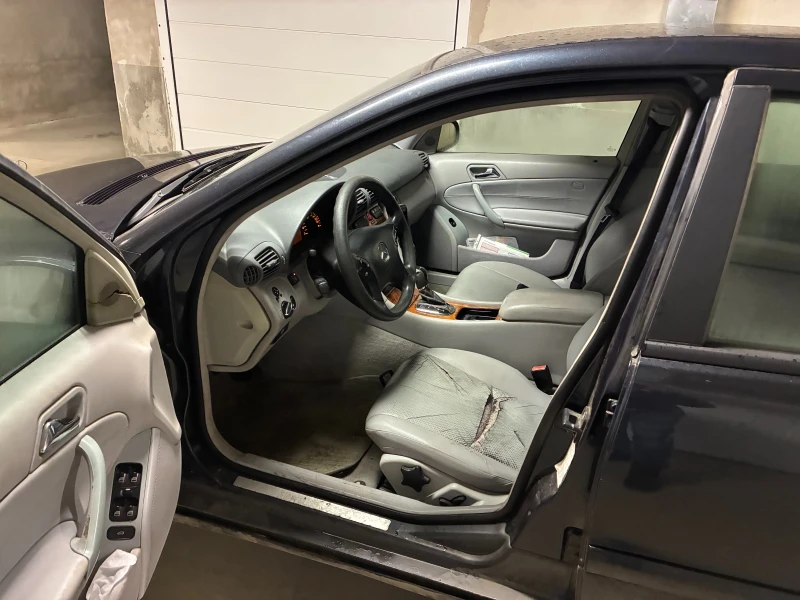 Mercedes-Benz C 180, снимка 7 - Автомобили и джипове - 53262106