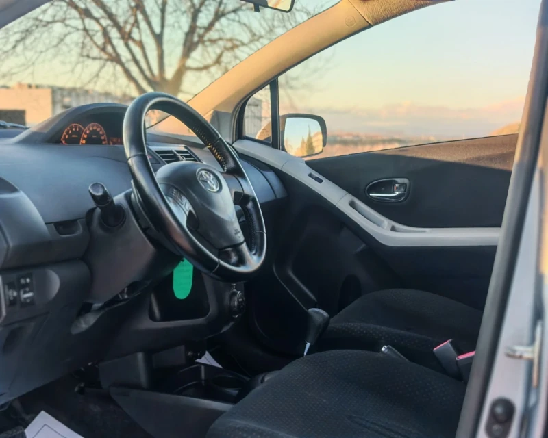 Toyota Yaris 1.4 ДИЗЕЛ 90 К.С. АВТОМАТИК! FACELIFT! УНИКАТ! , снимка 8 - Автомобили и джипове - 53528410