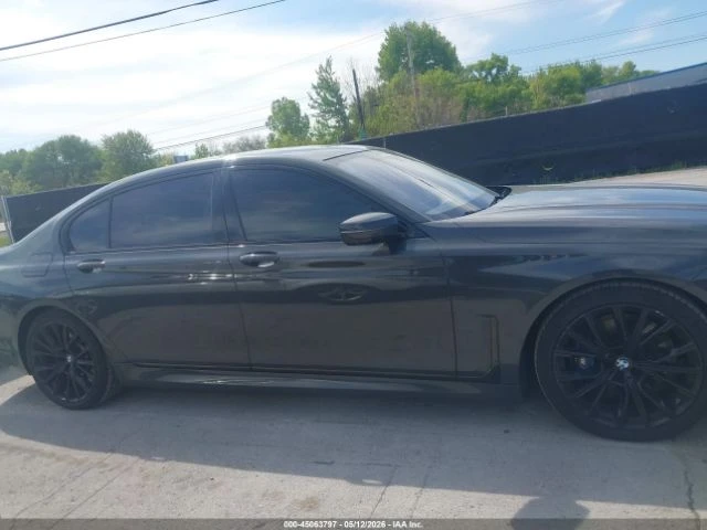 BMW 760 М760Li XDRIVE| B&W DIAMOND| DISTRONIC| ПАНО| ОБДУХ, снимка 14 - Автомобили и джипове - 54836051