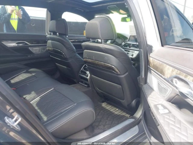 BMW 760 М760Li XDRIVE| B&W DIAMOND| DISTRONIC| ПАНО| ОБДУХ, снимка 10 - Автомобили и джипове - 54836051