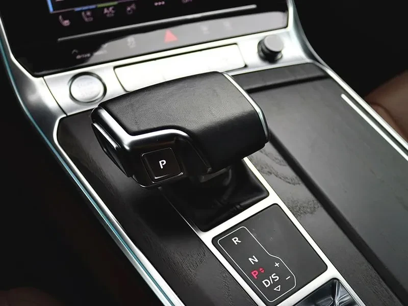Audi A6 2.0 TFSI - САМО 30% АВАНС, снимка 13 - Автомобили и джипове - 56355460