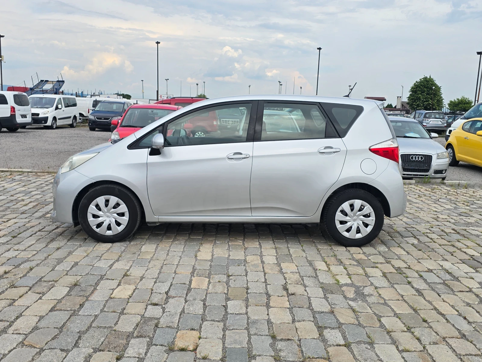 Toyota Verso S 1.33i 99кс EURO 5B ИТАЛИЯ - изображение 4