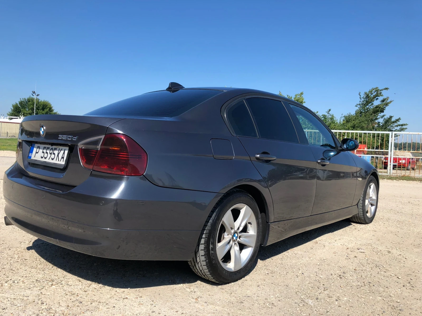 BMW 320  - изображение 2