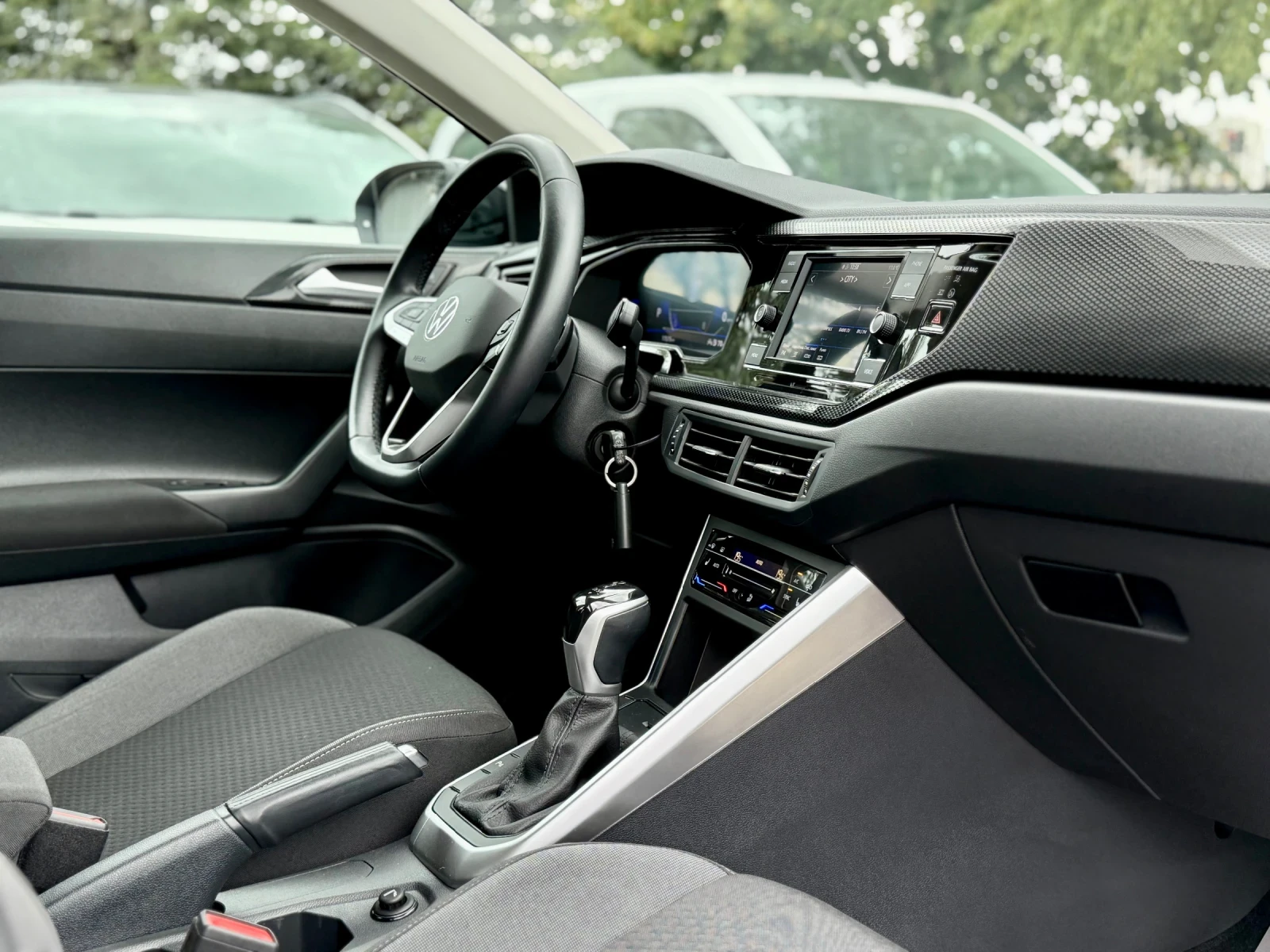 VW Taigo 1.0 TSI Premium life Automatic | Mobile.bg   12