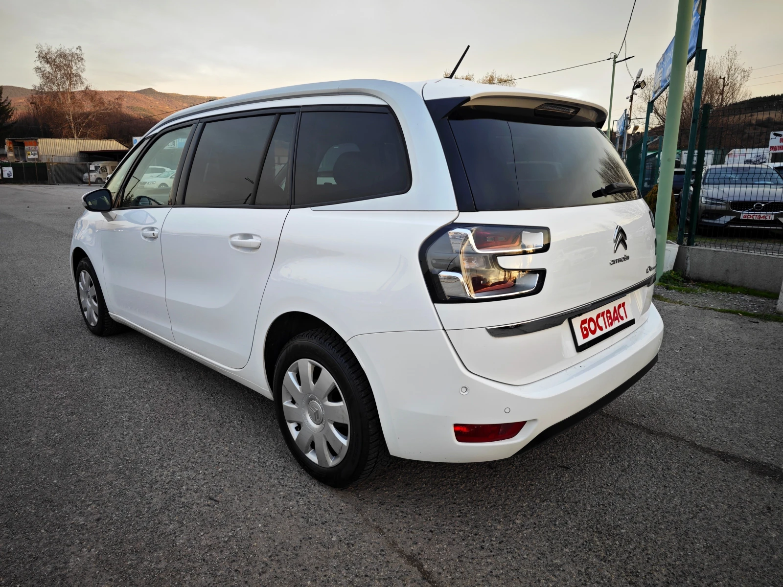 Citroen Grand C4 Picasso 1, 5HDi Spacetourer Exclusive - изображение 3