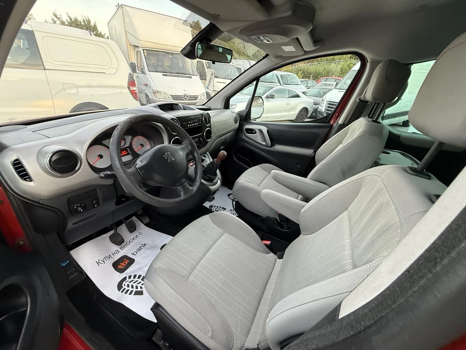 Peugeot Partner TEPEE 1.6HDI - изображение 10