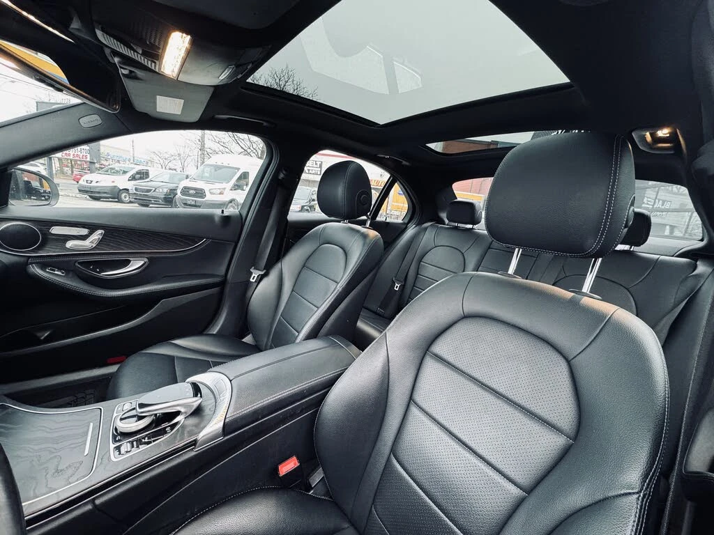 Mercedes-Benz C 300 4MATIC AMG PKG| ПАНО| КАМЕРА| BLIND SPOT, снимка 10 - Автомобили и джипове - 54372553