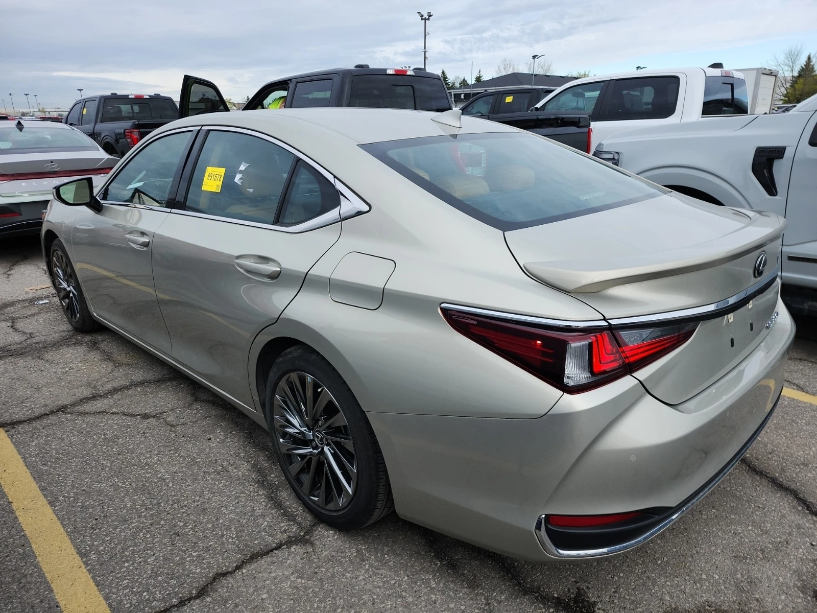 Lexus ES 300 HYBRID * * CARFAX * * АВТО КРЕДИТ * * , снимка 4 - Автомобили и джипове - 54417231