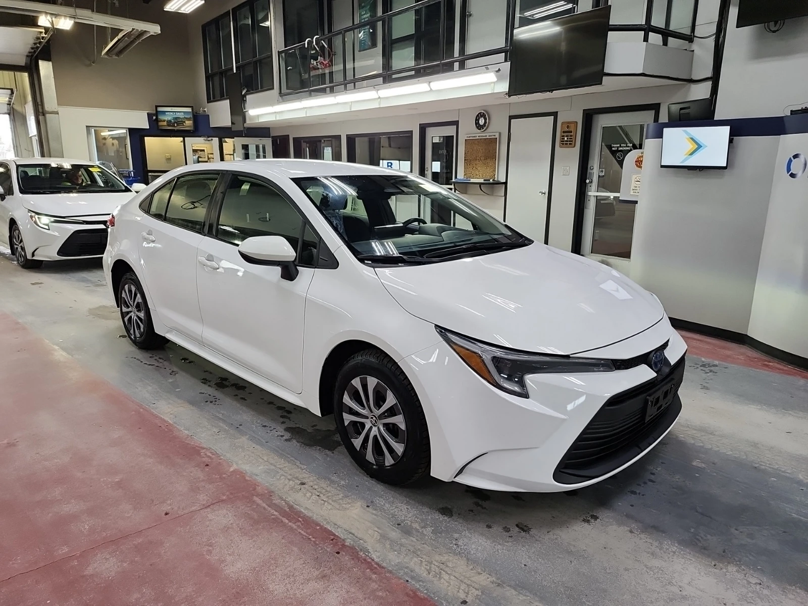 Toyota Corolla HYBRID LE * CARFAX * АВТО КРЕДИТ * ЦЕНА ДО БГ * , снимка 2 - Автомобили и джипове - 54444555