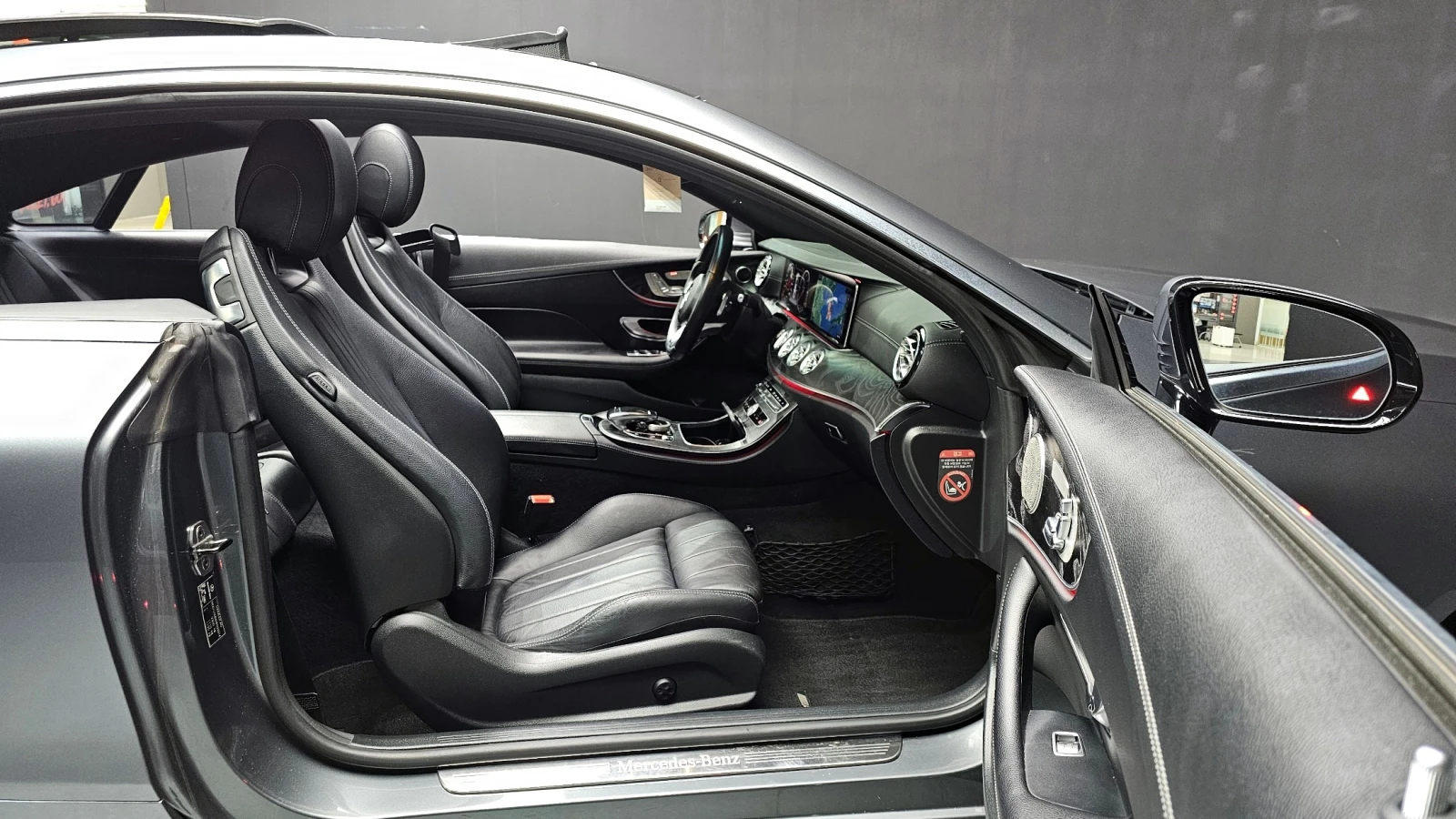 Mercedes-Benz E 220 d Coupe , снимка 11 - Автомобили и джипове - 54488021