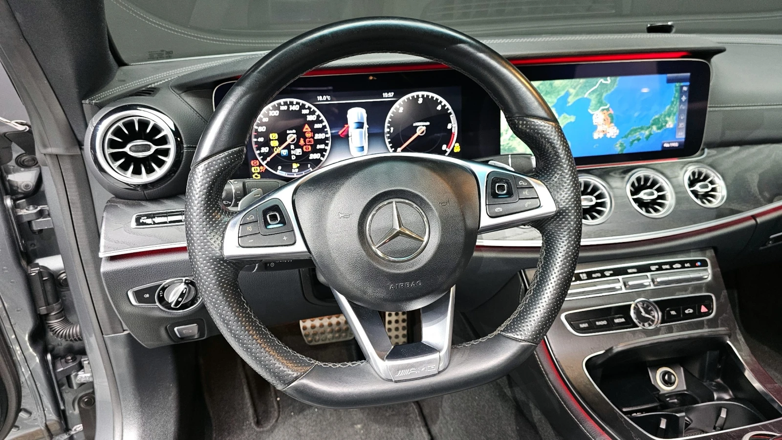 Mercedes-Benz E 220 d Coupe , снимка 12 - Автомобили и джипове - 54488021