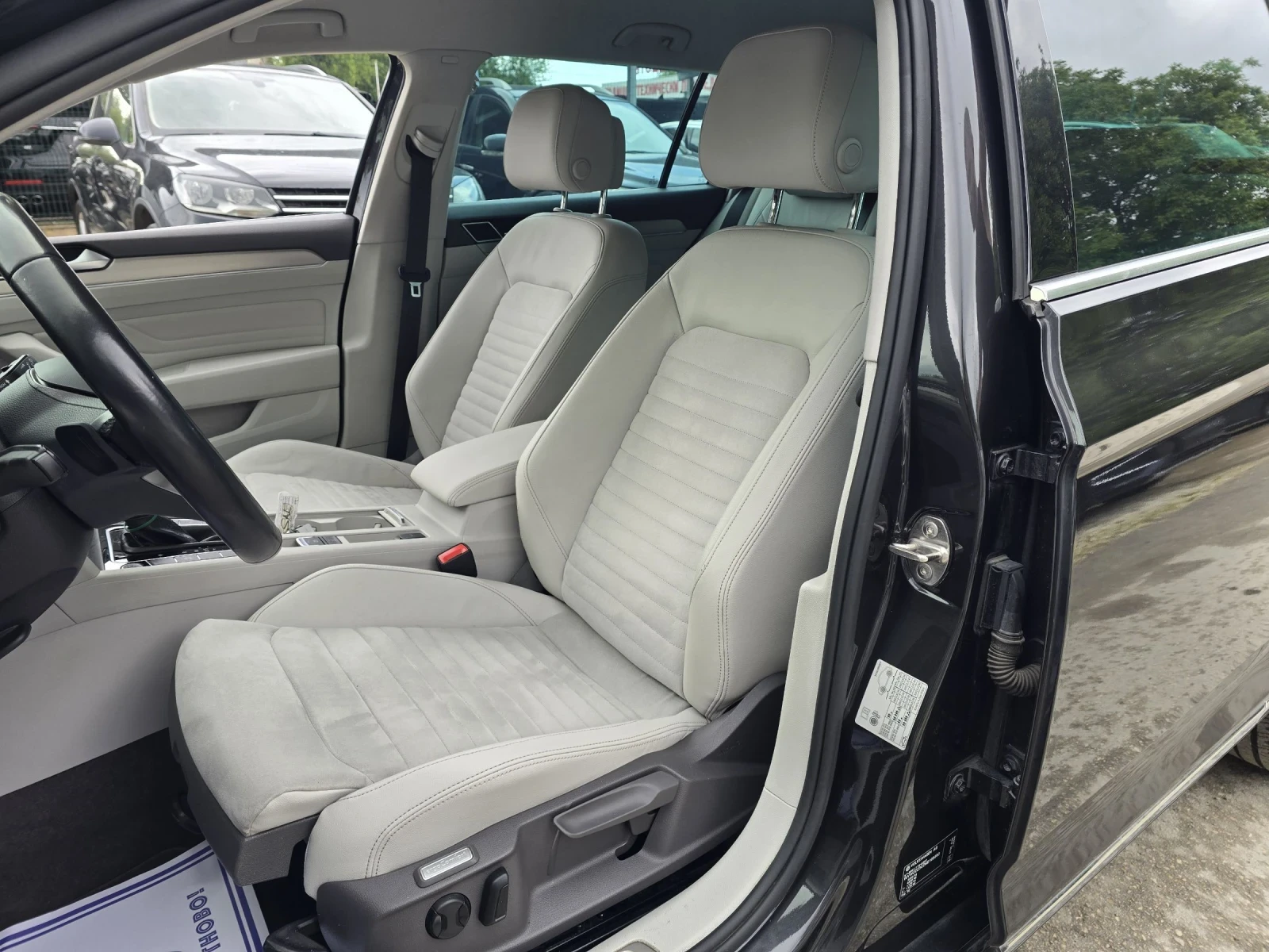 VW Passat 2.0TDI 150к.с Exclusive DSG Камера , снимка 9 - Автомобили и джипове - 54522312