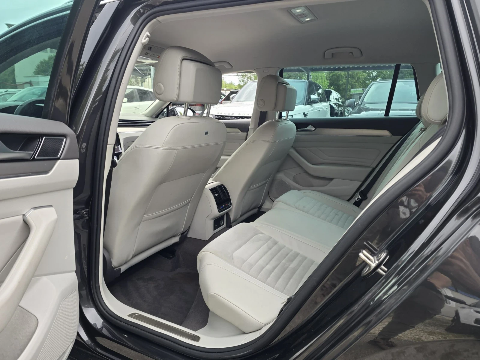 VW Passat 2.0TDI 150к.с Exclusive DSG Камера , снимка 11 - Автомобили и джипове - 54522312