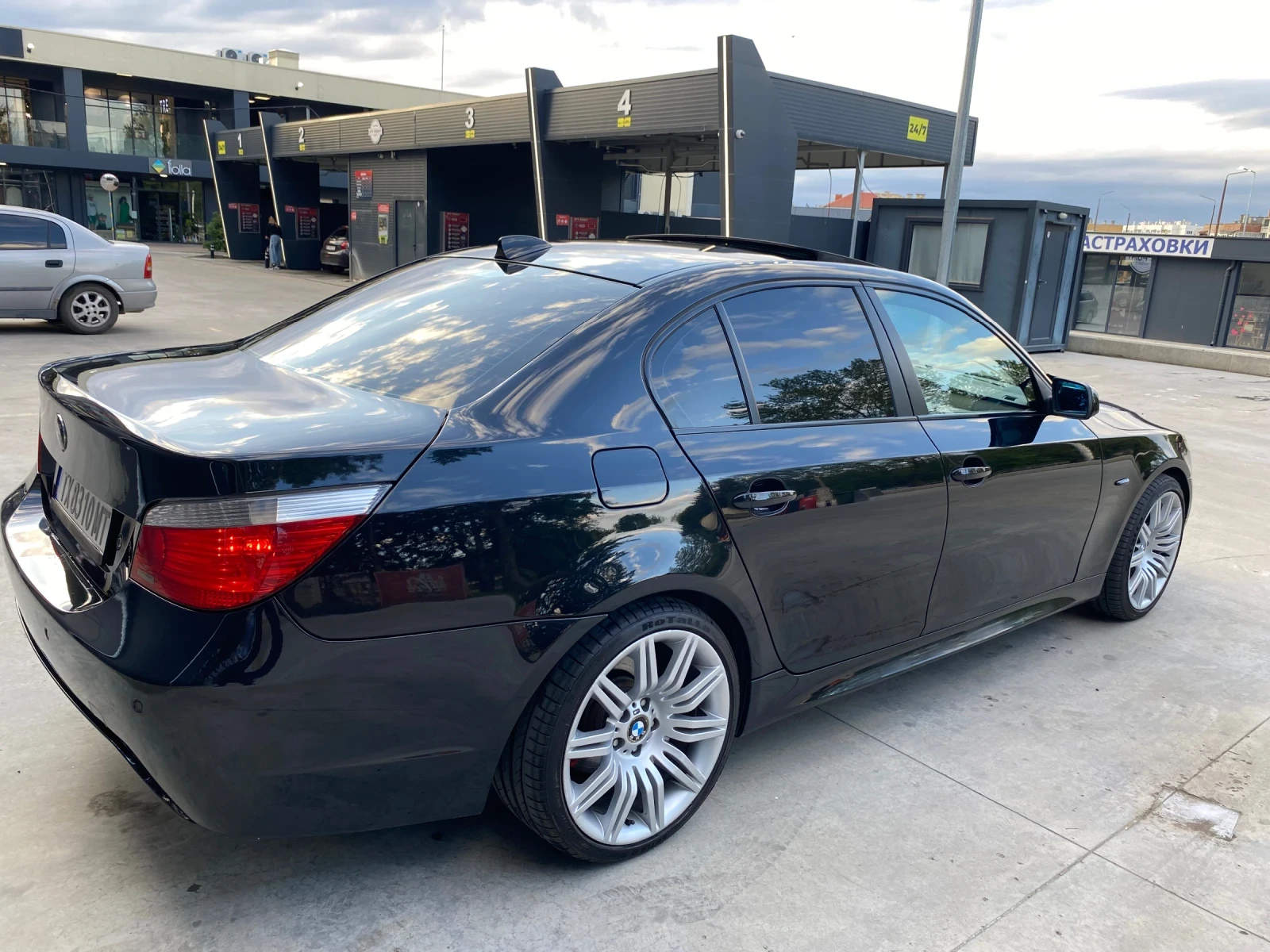 BMW 530 Head up, keyles, dynamic drive, снимка 3 - Автомобили и джипове - 54704137