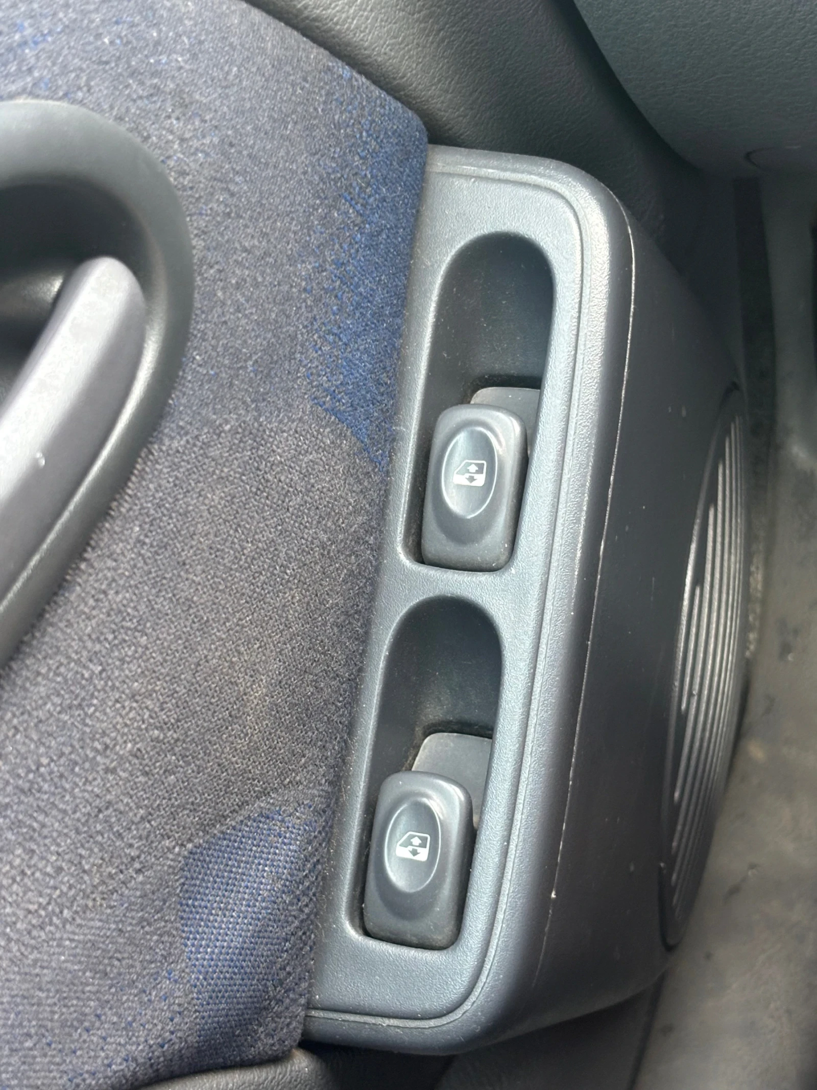 Renault Clio 1.9D, снимка 7 - Автомобили и джипове - 55137611