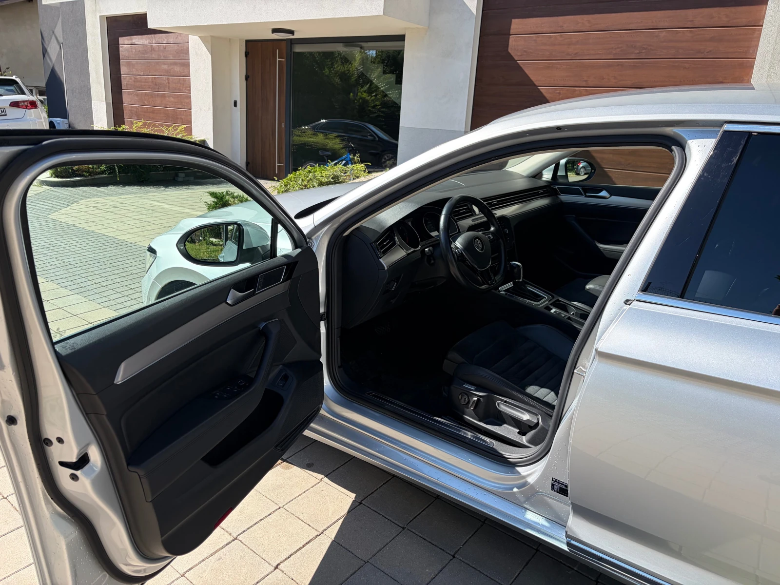 VW Passat Highline 2.0 TDI DSG 150 к.с. Facelift 2019, снимка 8 - Автомобили и джипове - 55161899