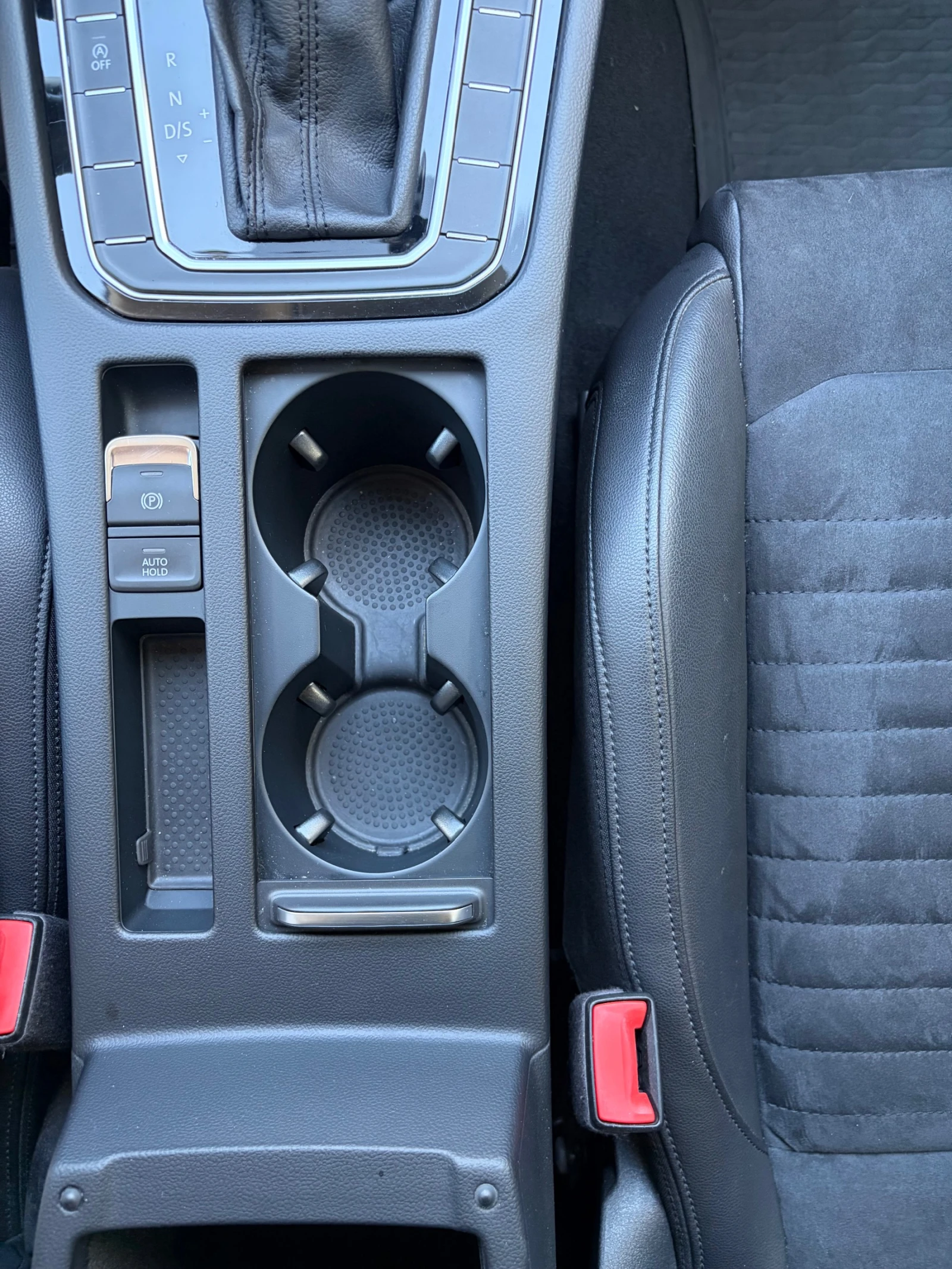VW Passat Highline 2.0 TDI DSG 150 к.с. Facelift 2019, снимка 8 - Автомобили и джипове - 55525889
