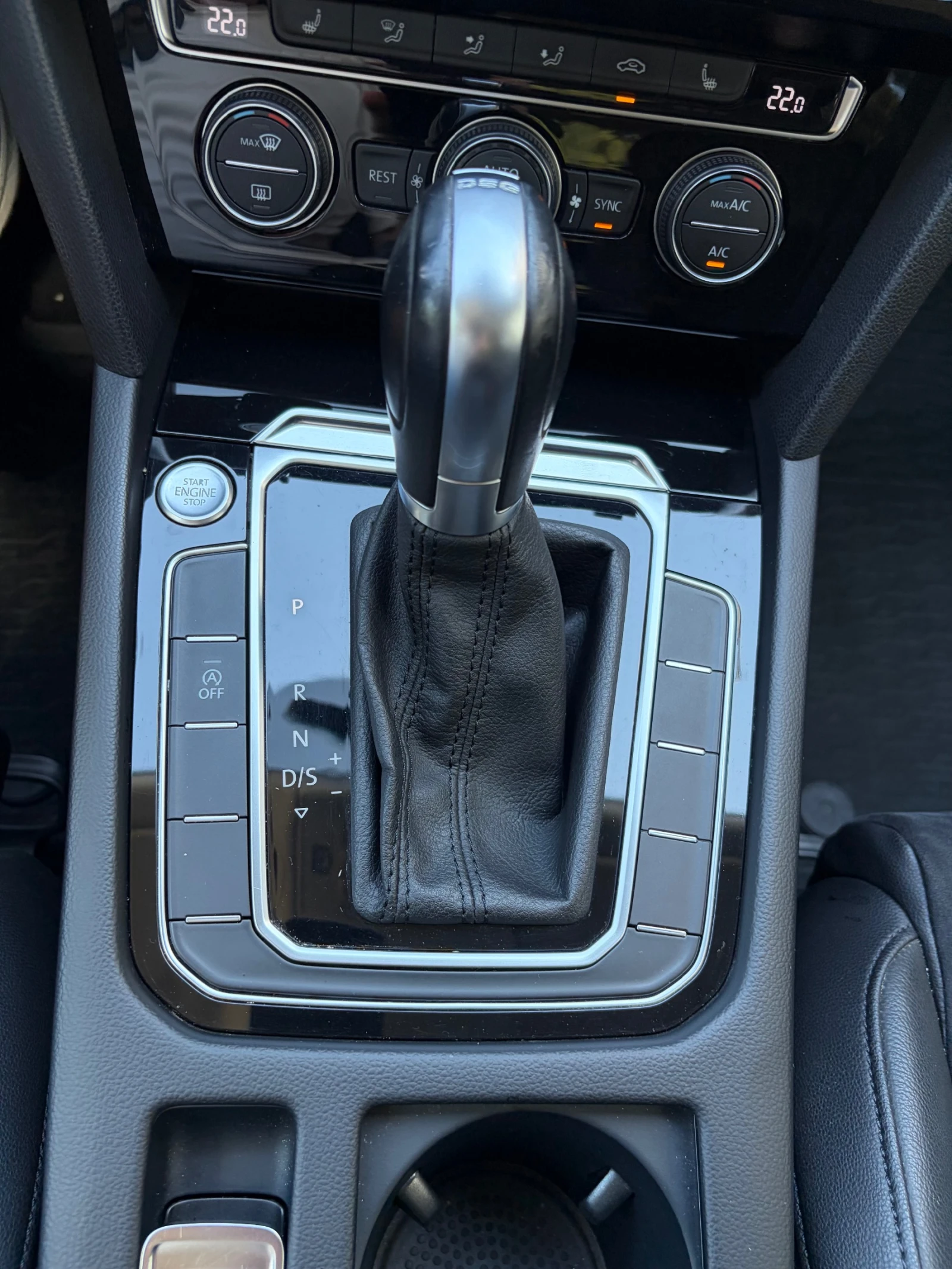 VW Passat Highline 2.0 TDI DSG 150 к.с. Facelift 2019, снимка 17 - Автомобили и джипове - 55525889