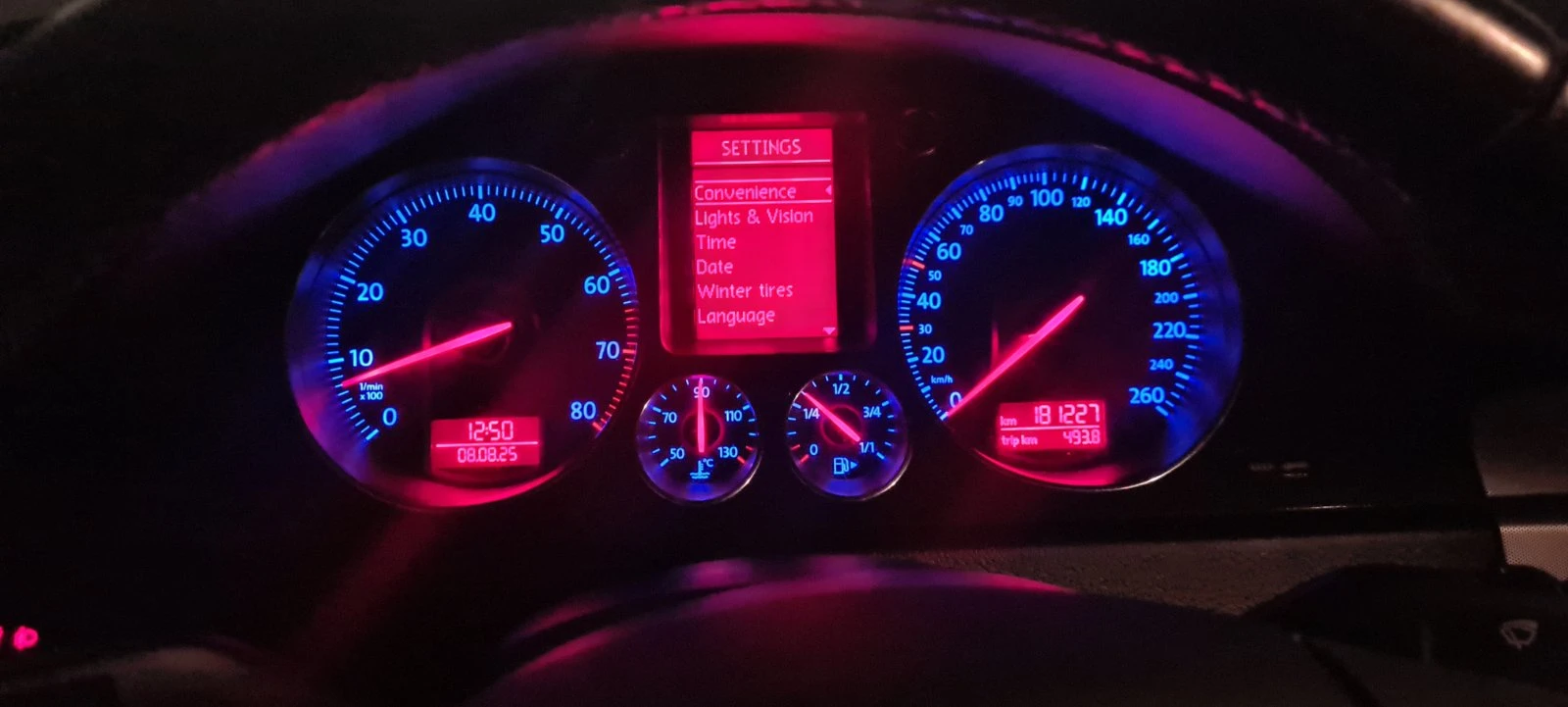 VW Passat 2.0 FSI, снимка 7 - Автомобили и джипове - 55385933