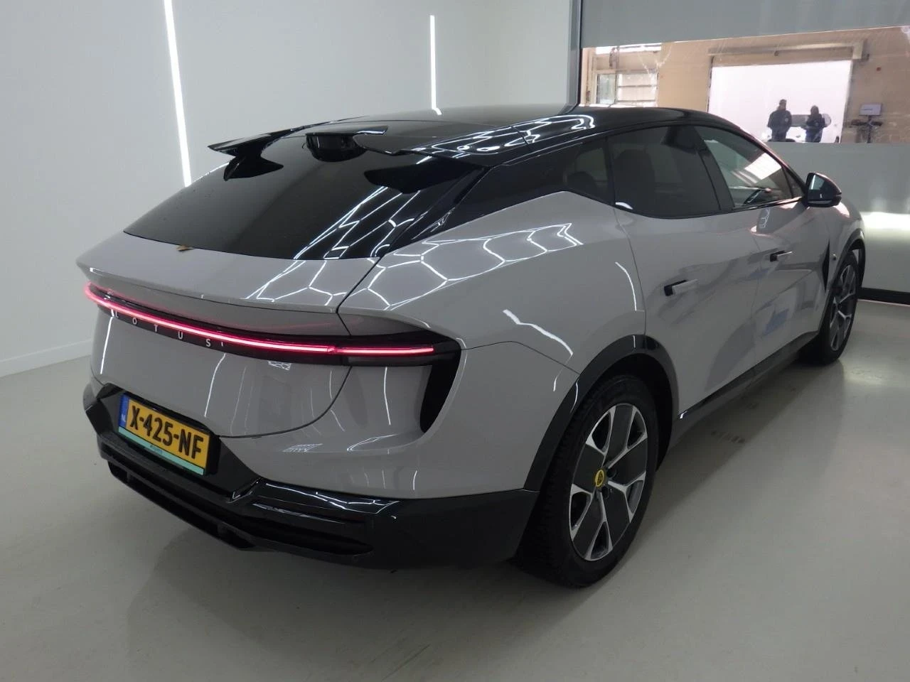 Lotus Eletre 112 kWh - AWD, снимка 3 - Автомобили и джипове - 55597071