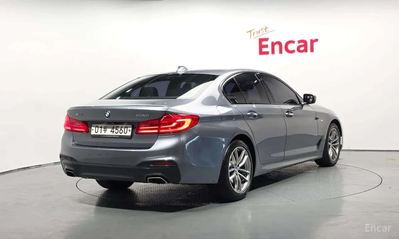 BMW 530 * 530i M Sport Package * ЦЕНА ДО БГ, снимка 2 - Автомобили и джипове - 55709410