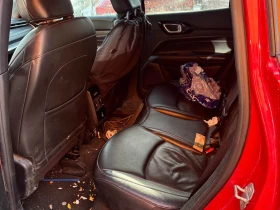 Jeep Compass (RED) Edition CARFAX АВТО КРЕДИТ , снимка 11 — Bazar.bg Jeep Compass (RED) Edition CARFAX АВТО КРЕДИТ , снимка 11