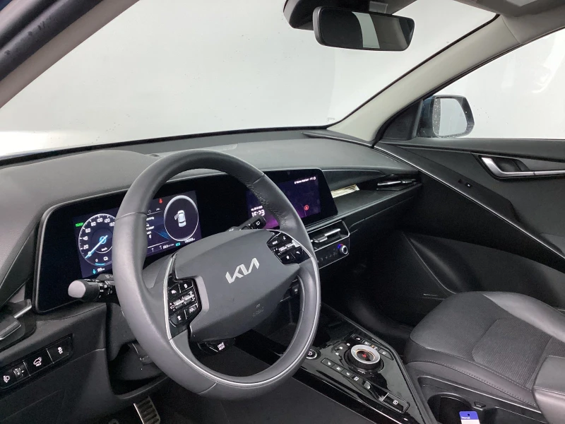 Kia Niro 65KWH ExecutiveLine/ Head up/ Обдухване /Подгрев/ , снимка 5 - Автомобили и джипове - 53482607