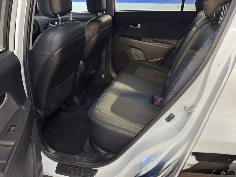Kia Sportage 1.7CRDI Топ Състояние!!!, снимка 11 - Автомобили и джипове - 55064811