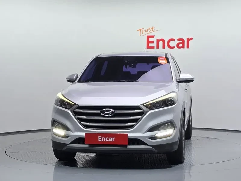 Hyundai Tucson 1.7 2WD STYLE, снимка 3 - Автомобили и джипове - 55801586