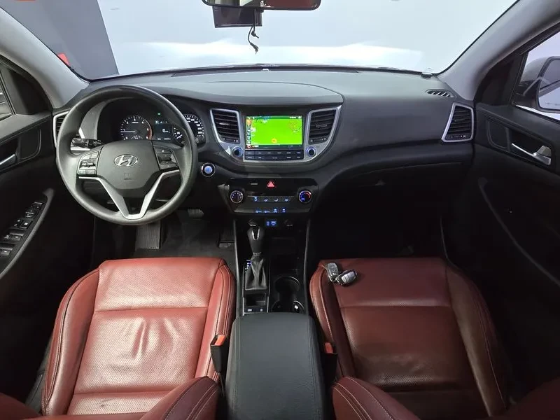 Hyundai Tucson 1.7 2WD STYLE, снимка 7 - Автомобили и джипове - 55801586