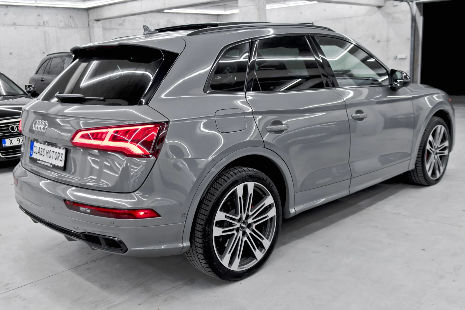 Audi SQ5 3.0TFSI* Панорама* Bang&Olufsen* HeadUp, снимка 6 - Автомобили и джипове - 53866865