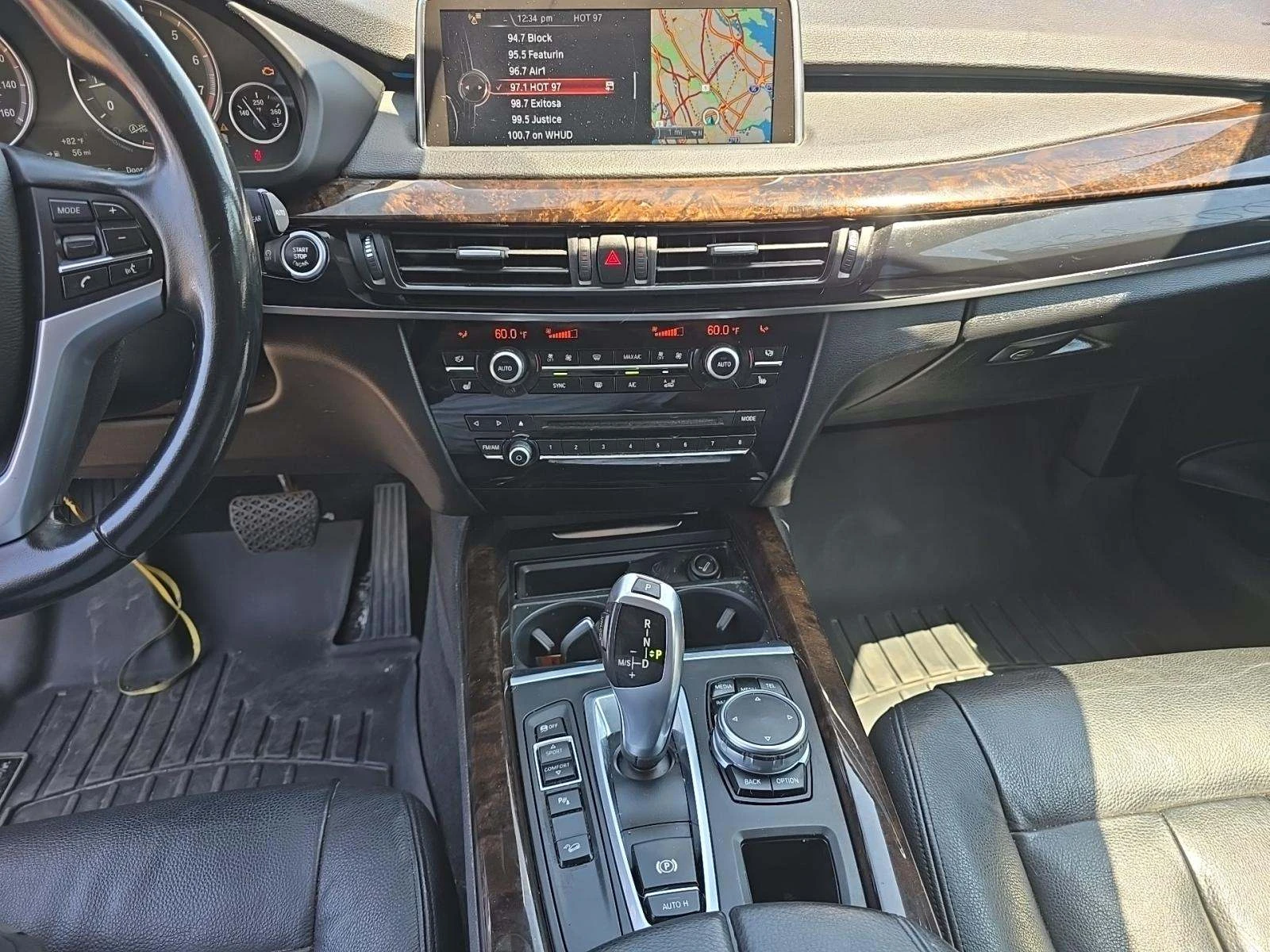 BMW X5 xDrive35i * CARFAX * KEYLESS * ПАНО * ПОДГРЕВИ, снимка 7 - Автомобили и джипове - 54111015