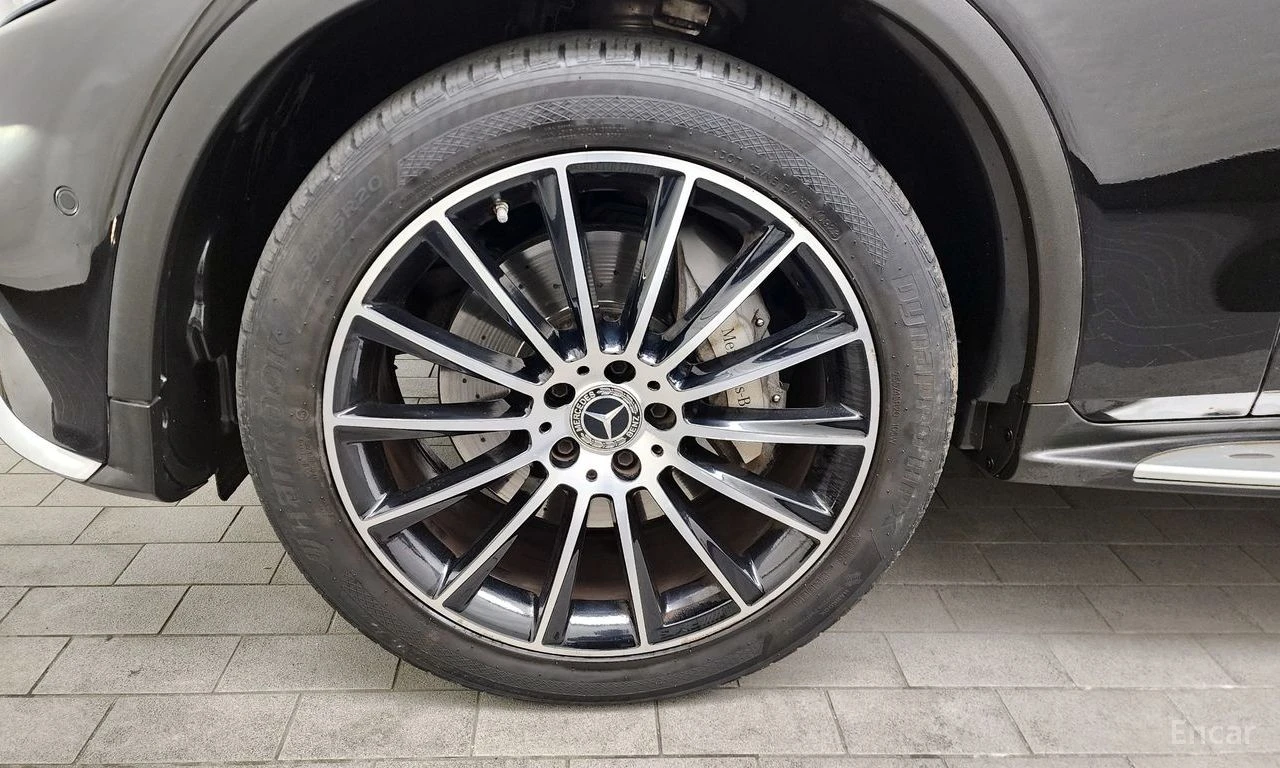 Mercedes-Benz GLC 300 AMG LINE* 4MATIC* 360* HEADUP* LINE ASS* PANO* ПОД, снимка 4 - Автомобили и джипове - 54388531