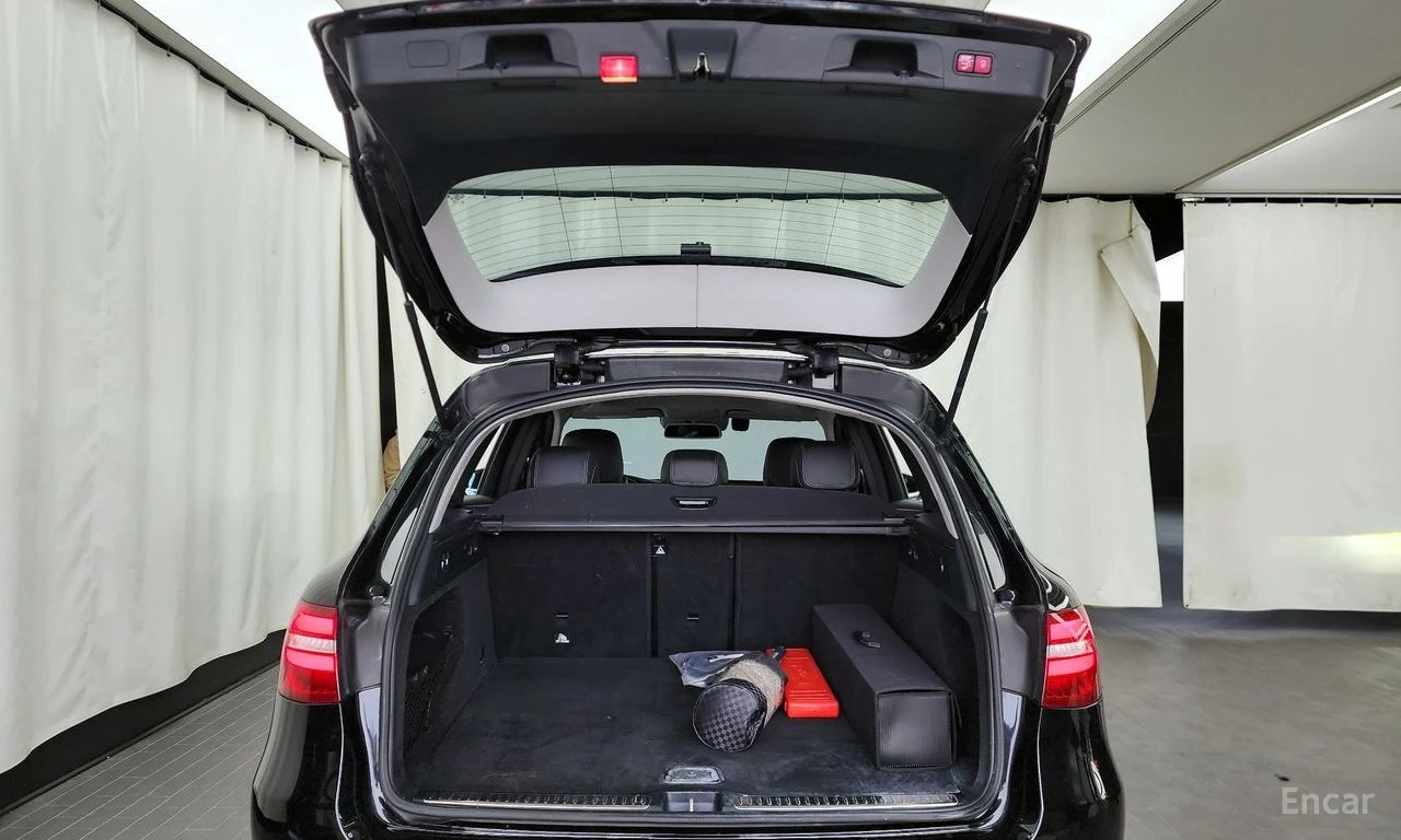 Mercedes-Benz GLC 300 AMG LINE* 4MATIC* 360* HEADUP* LINE ASS* PANO* ПОД, снимка 17 - Автомобили и джипове - 54388531